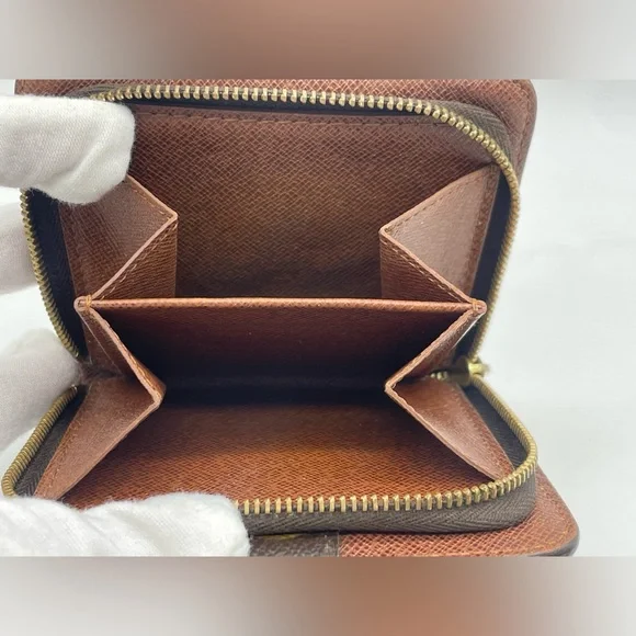 Louis Vuitton Monogram Short Wallet - Picture 8 of 11